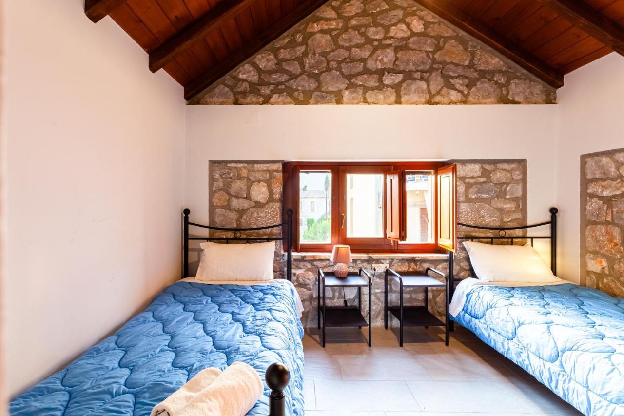 Seaside Dukes Villas Parálion Ástros Esterno foto